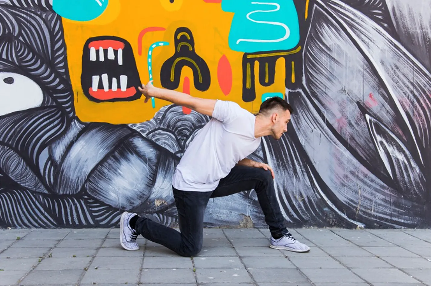 Alumno practicando hip hop en Valencia en Línea de Baile
